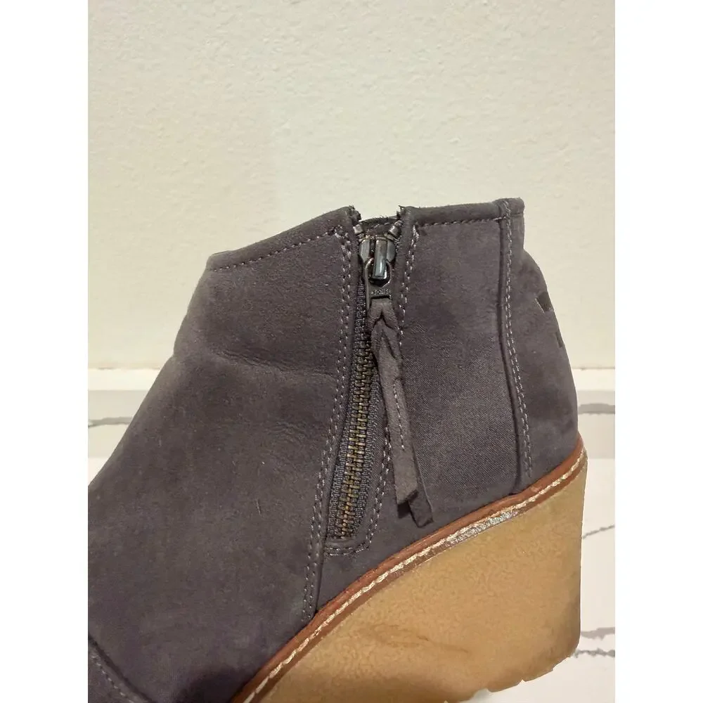 TOMs Avery Wedge Booties 9.5 Forged Iron Gray‎ Suede Zip Ankle Boots Women